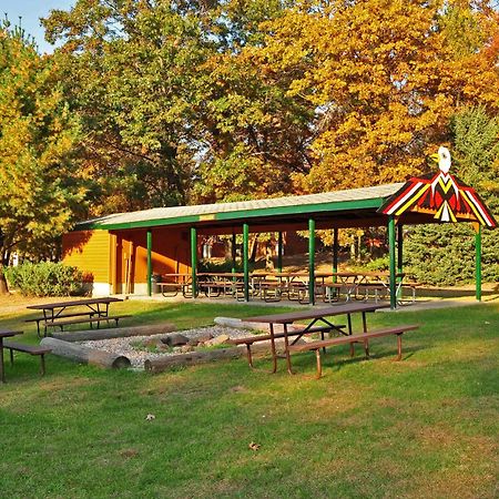 Arrowhead Resort Campground Plainville 外观 照片