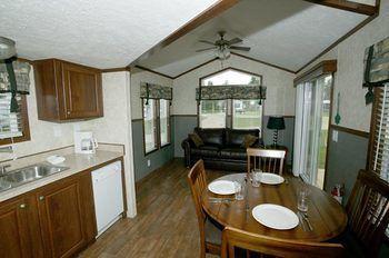 Arrowhead Resort Campground Plainville 外观 照片
