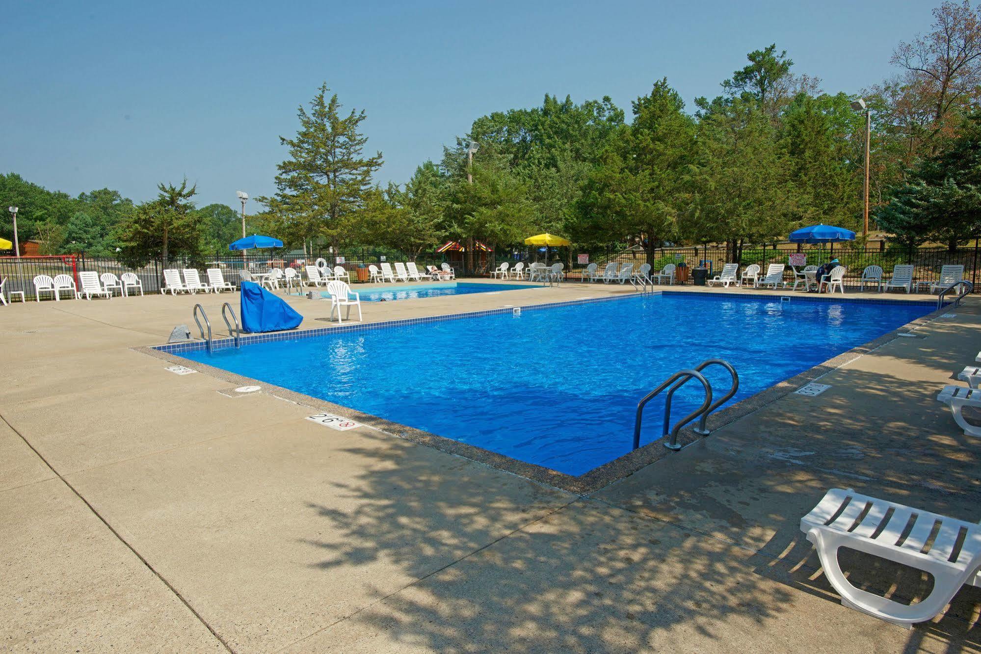 Arrowhead Resort Campground Plainville 外观 照片